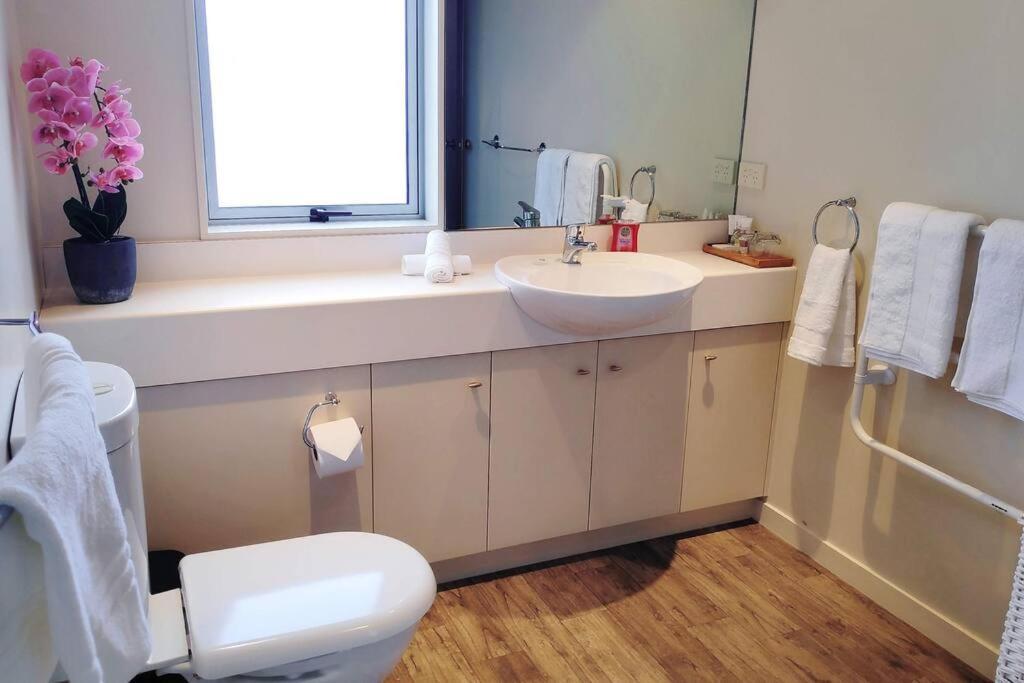 Lovely Apartment- Amazing Lake & Mountain Views Queenstown Zewnętrze zdjęcie